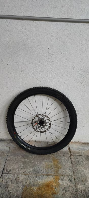 Used Shimano Front Wheel 29" Axle 110mm x 20mm with Tire and Insert bike — image 5 of 8