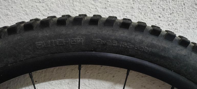 Used Shimano Front Wheel 29" Axle 110mm x 20mm with Tire and Insert bike — image 1 of 8