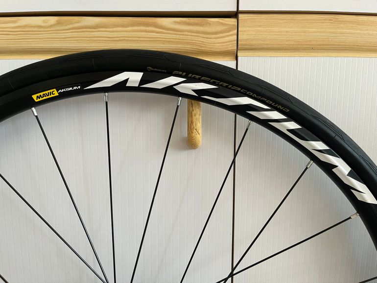 Used Mavic Aksium bike — image 5 of 6