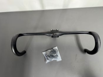 Used Roval Manubrio Rapide 42 c/c + Attacco S-Works 2024 bike — image 12 of 13