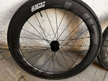 Used Zipp 404 Firecrest Carbon Tubeless Disc Wheel 2025 bike — image 3 of 6