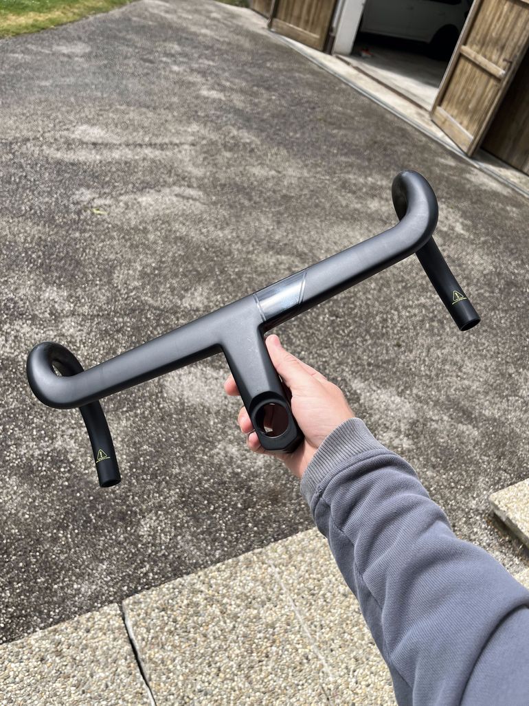 Used Colnago CC.01 Regular Integrated Carbon Handlebars 2025 bike — image 5 of 8