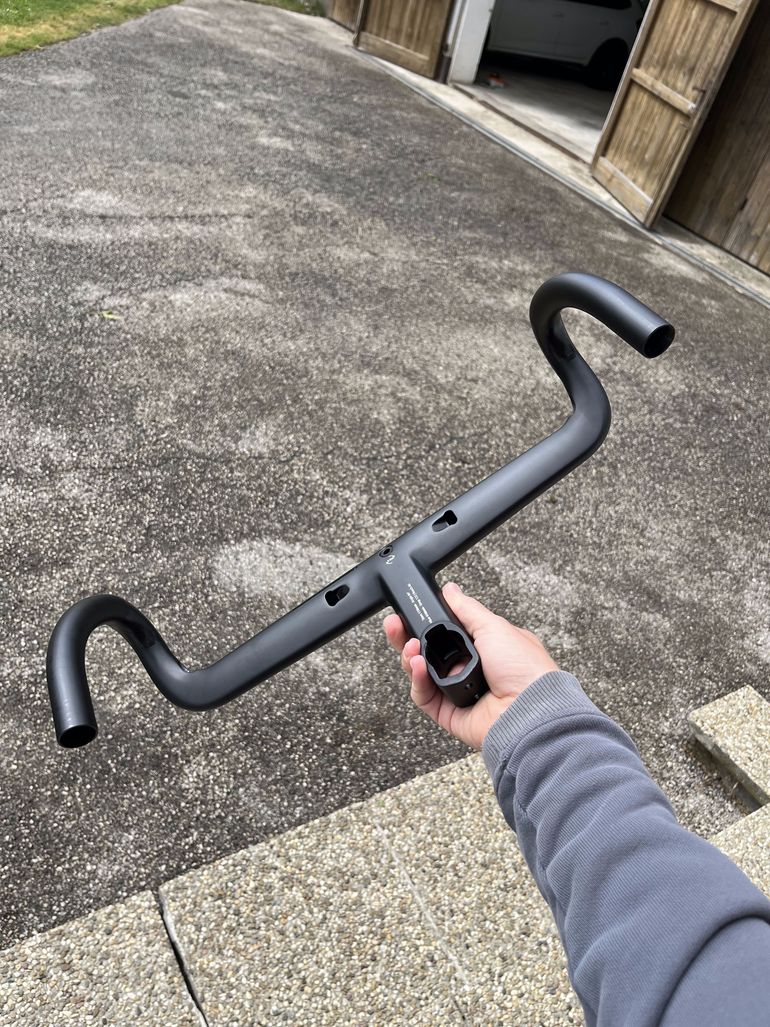 Used Colnago CC.01 Regular Integrated Carbon Handlebars 2025 bike — image 7 of 8