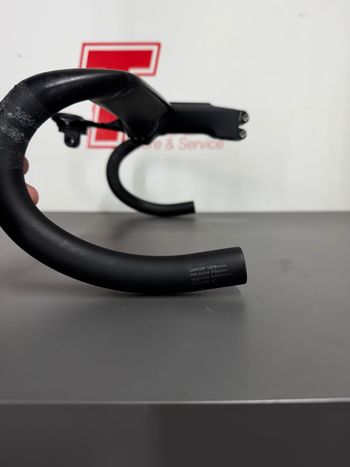 Used Roval Manubrio Rapide 40 c/c + Attacco S-Works 100mm 2024 bike — image 6 of 12