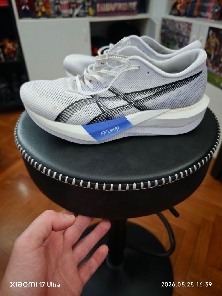Used Asics Magic Speed 5 Size 43.5 2026 bike — image 4 of 6