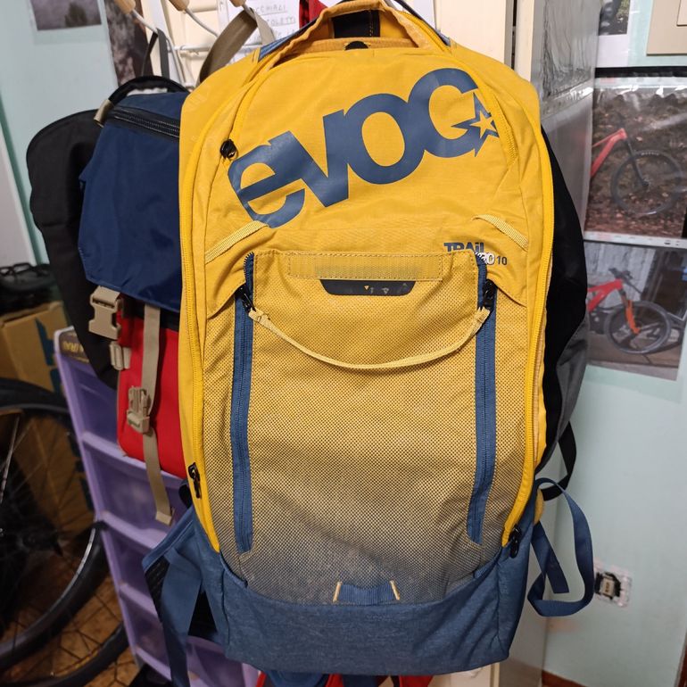 Used EVOC TRAIL PRO 10L Backpack bike — image 1 of 28