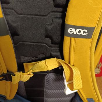 Used EVOC TRAIL PRO 10L Backpack bike — image 28 of 28