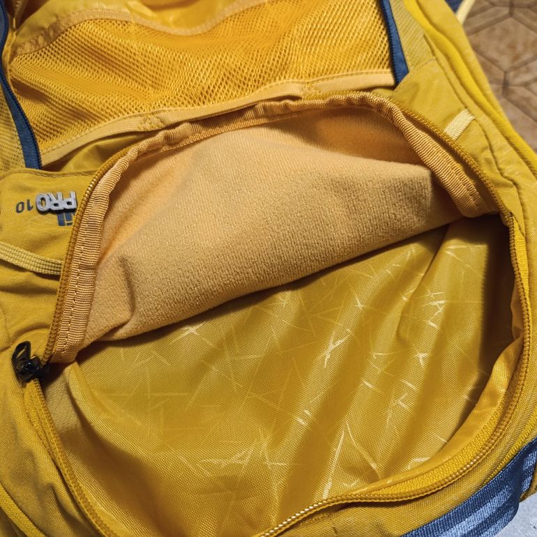 Used EVOC TRAIL PRO 10L Backpack bike — image 13 of 28