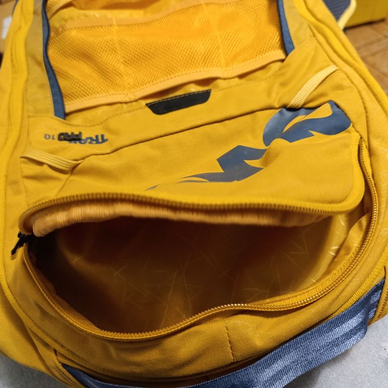 Used EVOC TRAIL PRO 10L Backpack bike — image 7 of 28