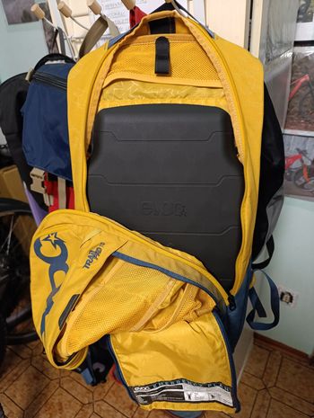 Used EVOC TRAIL PRO 10L Backpack bike — image 5 of 28
