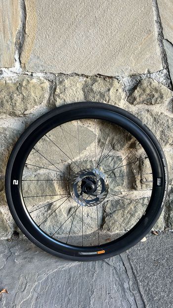 Used Giant RUOTE 2024 bike — image 3 of 5