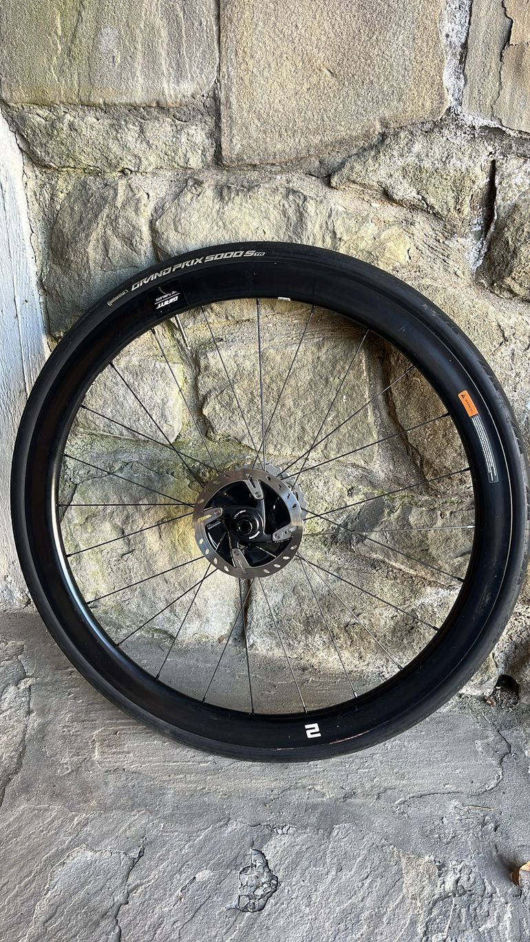 Used Giant RUOTE 2024 bike — image 1 of 5