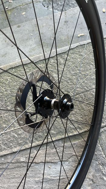 Used Giant RUOTE 2024 bike — image 4 of 5