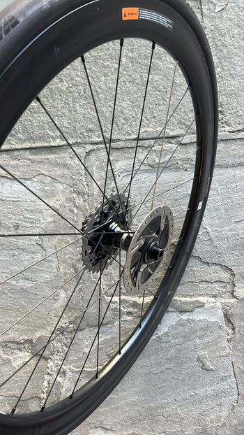 Used Giant RUOTE 2024 bike — image 5 of 5