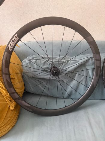 Used Zipp 303 Firecrest Tubeless Disc-brake Wheelset 2023 bike — image 4 of 10
