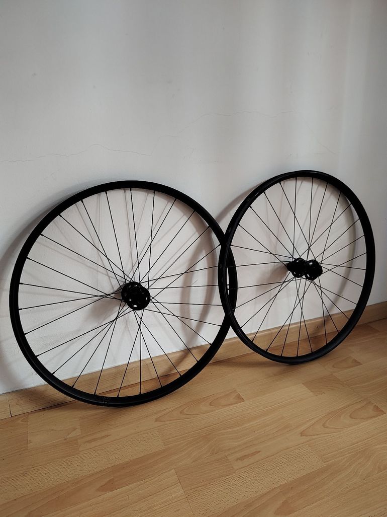 Used Specialized OEM Product 2025 bike — image 1 of 7