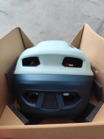 Used Specialized Camber Helmet 2026 bike — image 3 of 4