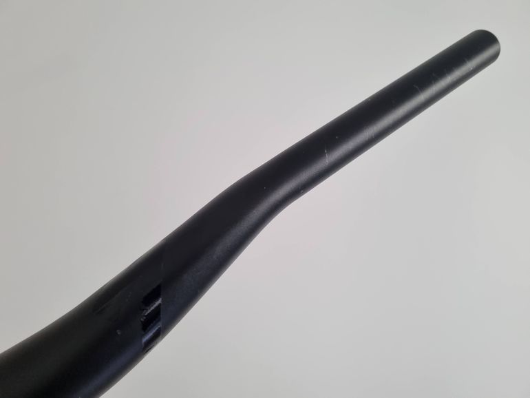 Used Specialized Aluminium Handlebar 20mm Rise 640mm Wide 35mm Diameter 2025 bike — image 3 of 6
