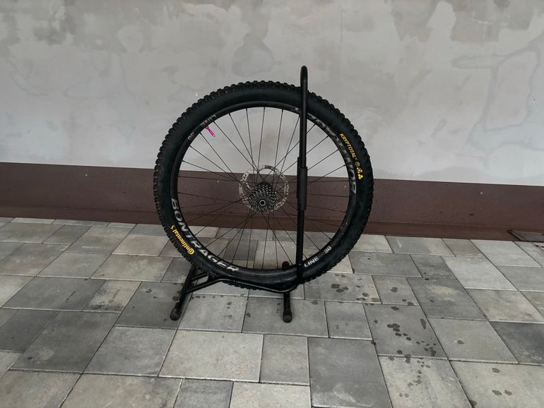 Used Bontrager Line DH 30 TLR 29 MTB Wheel 2024 bike — image 3 of 3