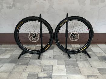 Used Bontrager Line DH 30 TLR 29 MTB Wheel 2024 bike