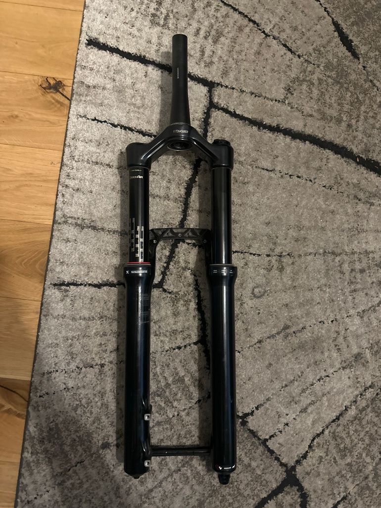 Used RockShox Domain Fork 2022 bike — image 2 of 5