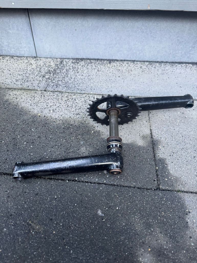 Used Cube DJ Cranks 2024 bike — image 2 of 3