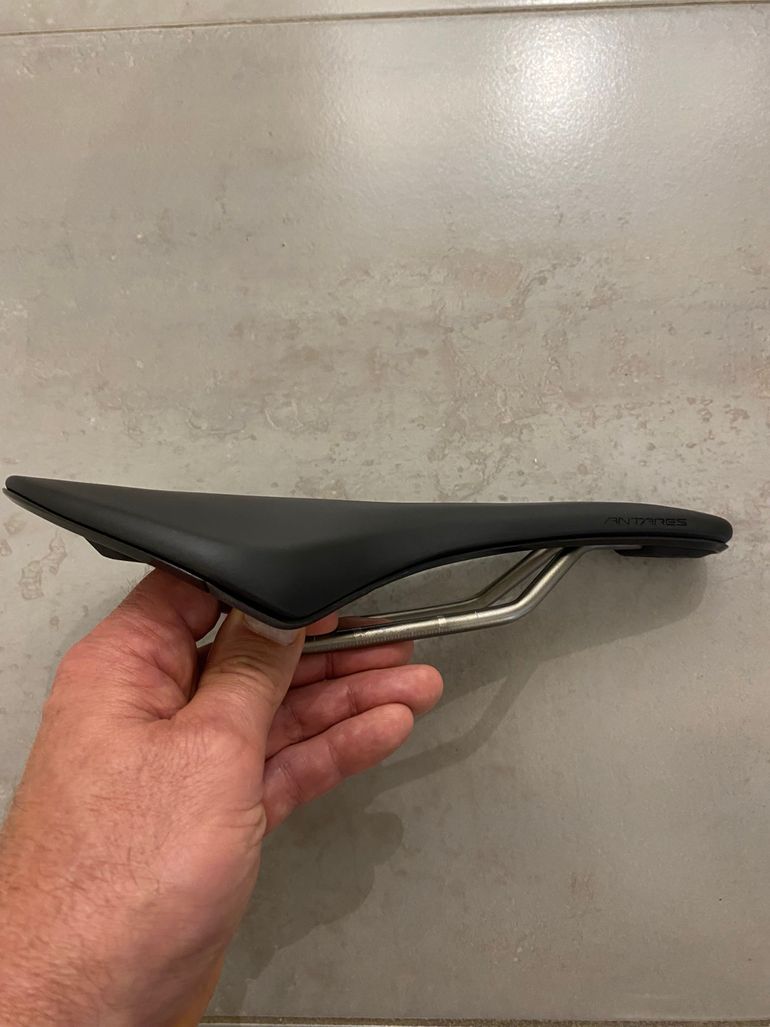 Used Fizik Vento Antares R3 Kium Rail 140 mm 2025 bike — image 3 of 3