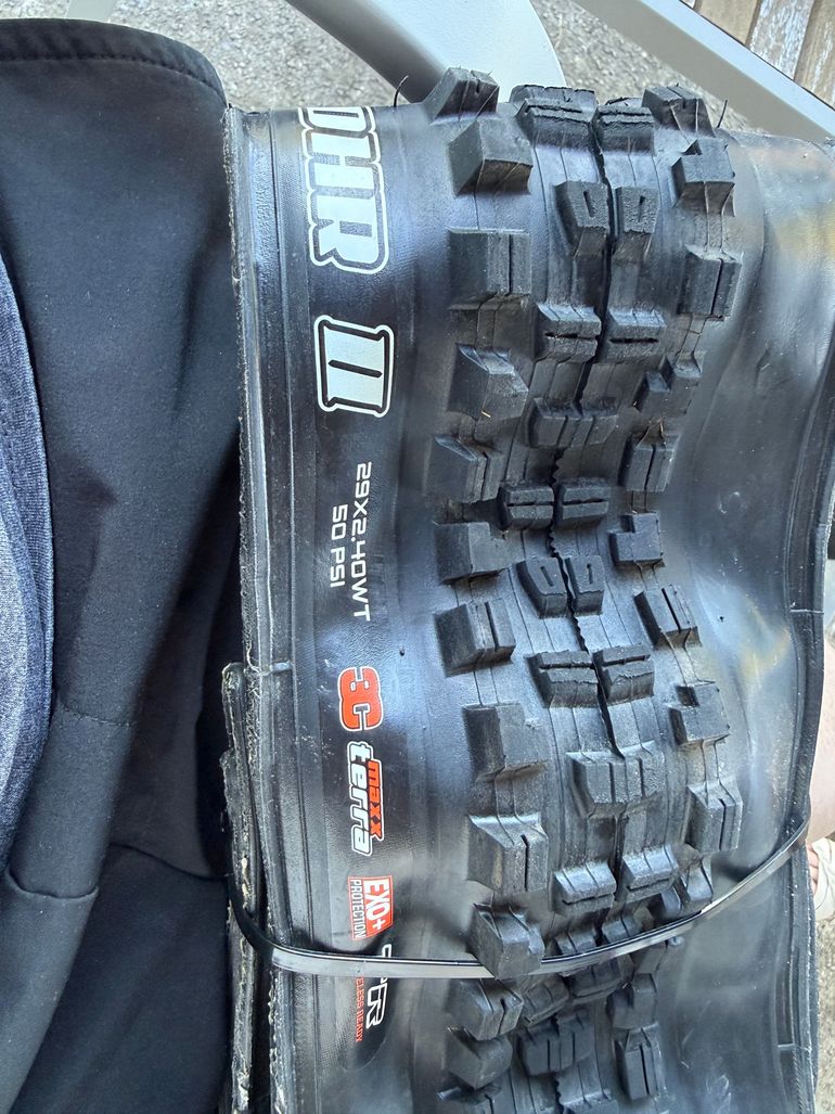 Used Maxxis MINION DHR 2 29x2.40 WT 2026 bike — image 2 of 2