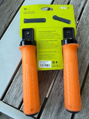 Used Ergon GD1 Evo Factory Enduro Grips - frozen orange 2026 bike — image 2 of 2