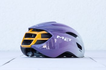 Used MET Manta MIPS Helmet 2024 bike — image 8 of 13