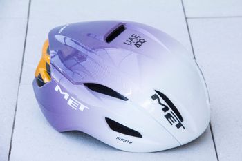 Used MET Manta MIPS Helmet 2024 bike — image 10 of 13