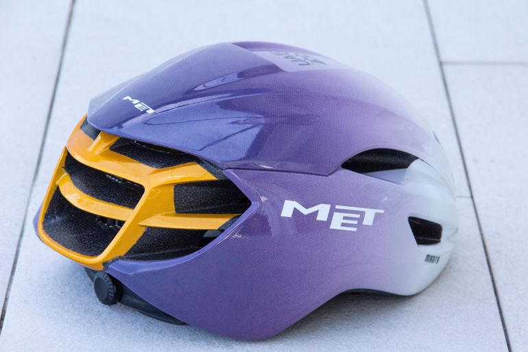 Used MET Manta MIPS Helmet 2024 bike — image 9 of 13