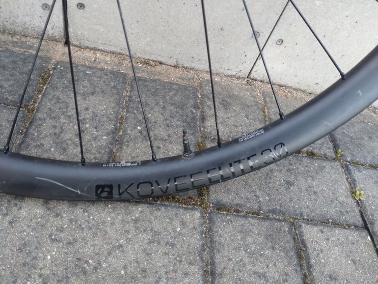 Used Bontrager Kovee Elite 30 Wheels bike — image 7 of 10