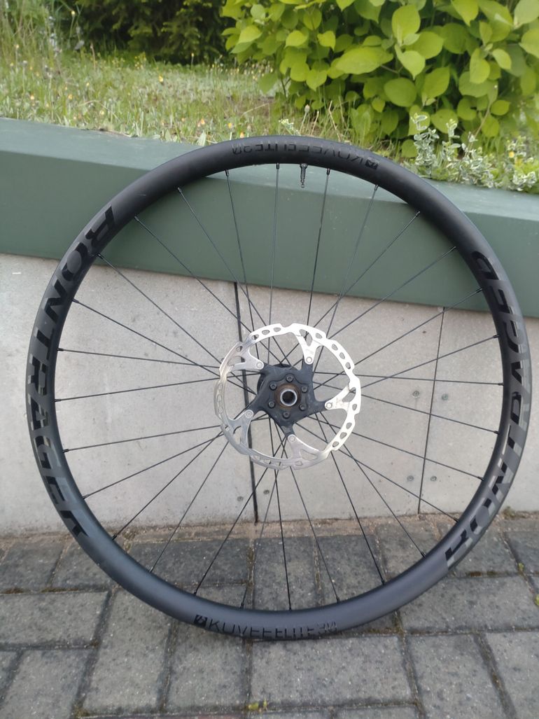 Used Bontrager Kovee Elite 30 Wheels bike — image 5 of 10