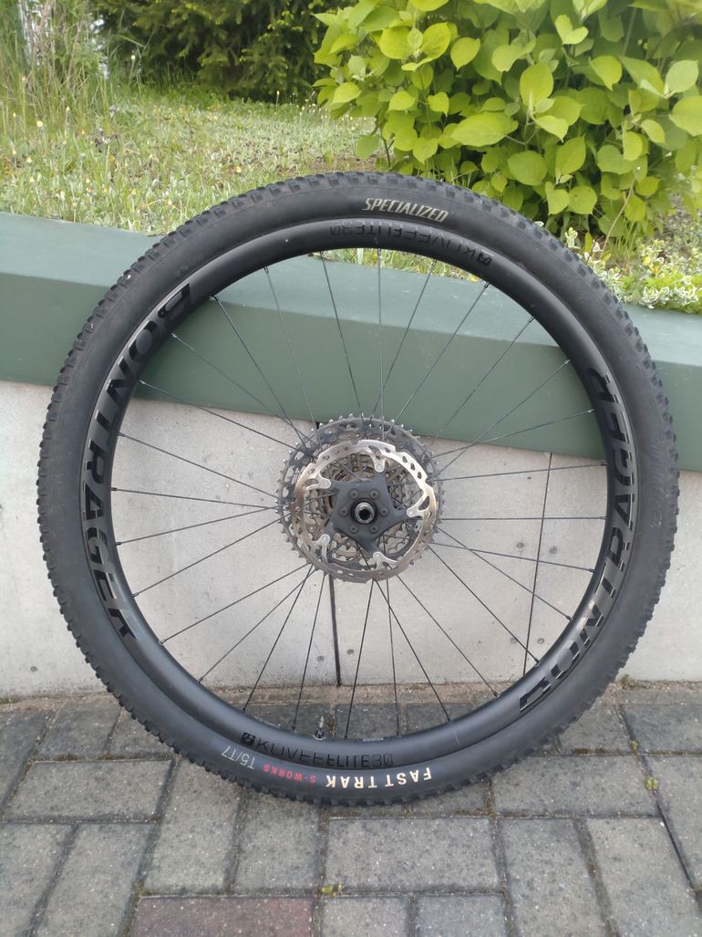 Used Bontrager Kovee Elite 30 Wheels bike — image 3 of 10