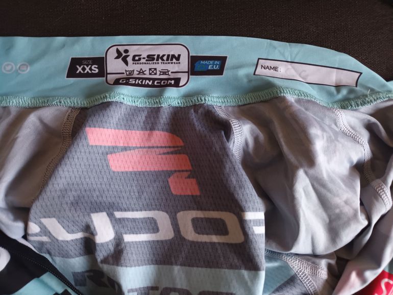 Used g-skin Ensemble cuissard court + maillot court + veste Focus bike — image 9 of 13