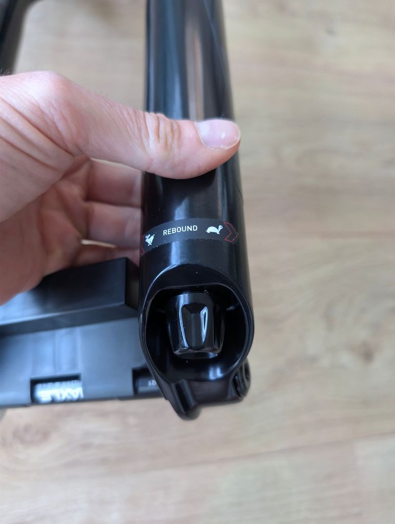 Used RockShox Pike Select 130mm 29" bike — image 3 of 11