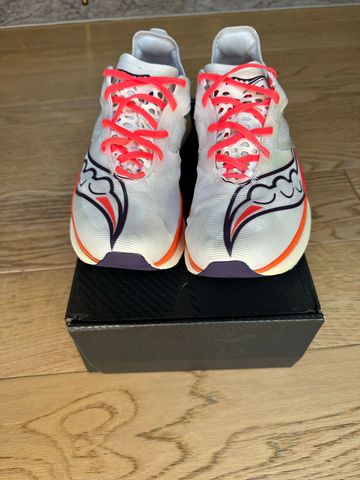Gebrauchtes Saucony Elite 2025 Running Shoes