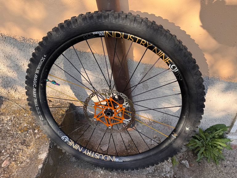 Used Industry Nine Enduro 305 bike — image 1 of 10