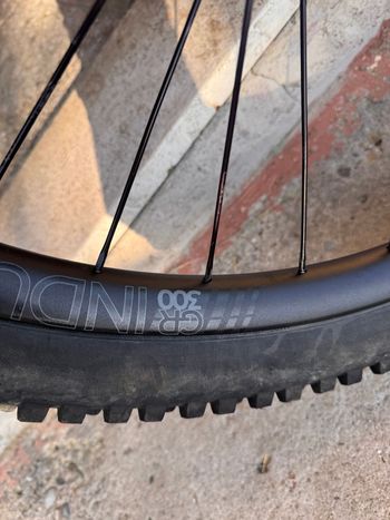 Used Industry Nine Enduro 305 bike — image 6 of 10