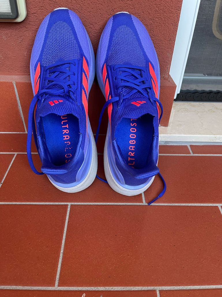 Used Adidas Ultraboost 5X Shoes bike — image 2 of 4