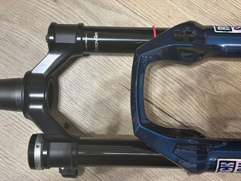 Used RockShox SID SL Ultimate 29" 110mm 2025 bike — image 9 of 11
