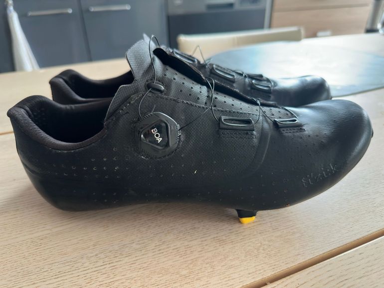 Used Fizik Tempo Overcurve R5 bike — image 3 of 4