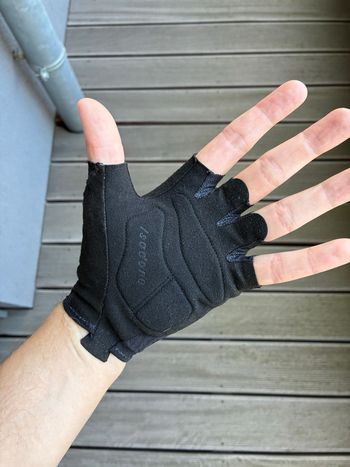 Used Isadore Cycling Gloves 2024 bike — image 2 of 7