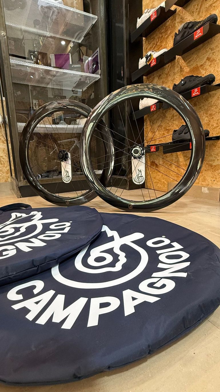 Used Campagnolo Bora Ultra WTO 60 Disc Brake 2024 bike — image 3 of 6