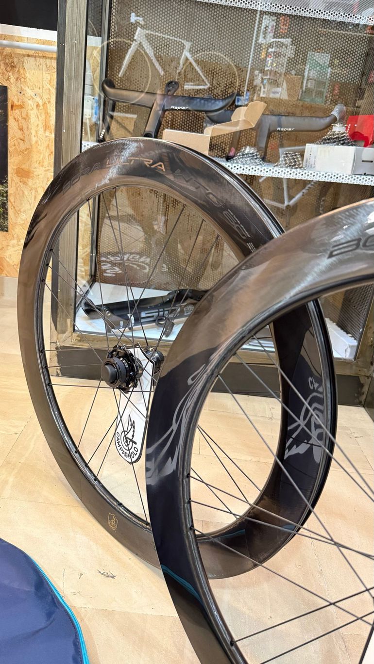 Used Campagnolo Bora Ultra WTO 60 Disc Brake 2024 bike — image 5 of 6
