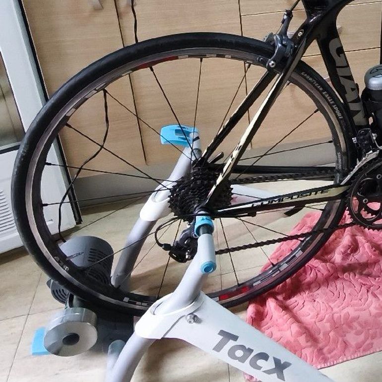 Used Tacx Flow Smart 2022 bike — image 5 of 6