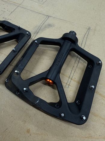 Used Kona Wah Wah Composite Pedals 2025 bike — image 2 of 5