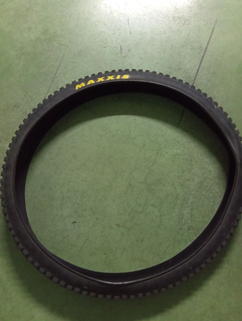 Used Maxxis Minion DHR II bike — image 3 of 3