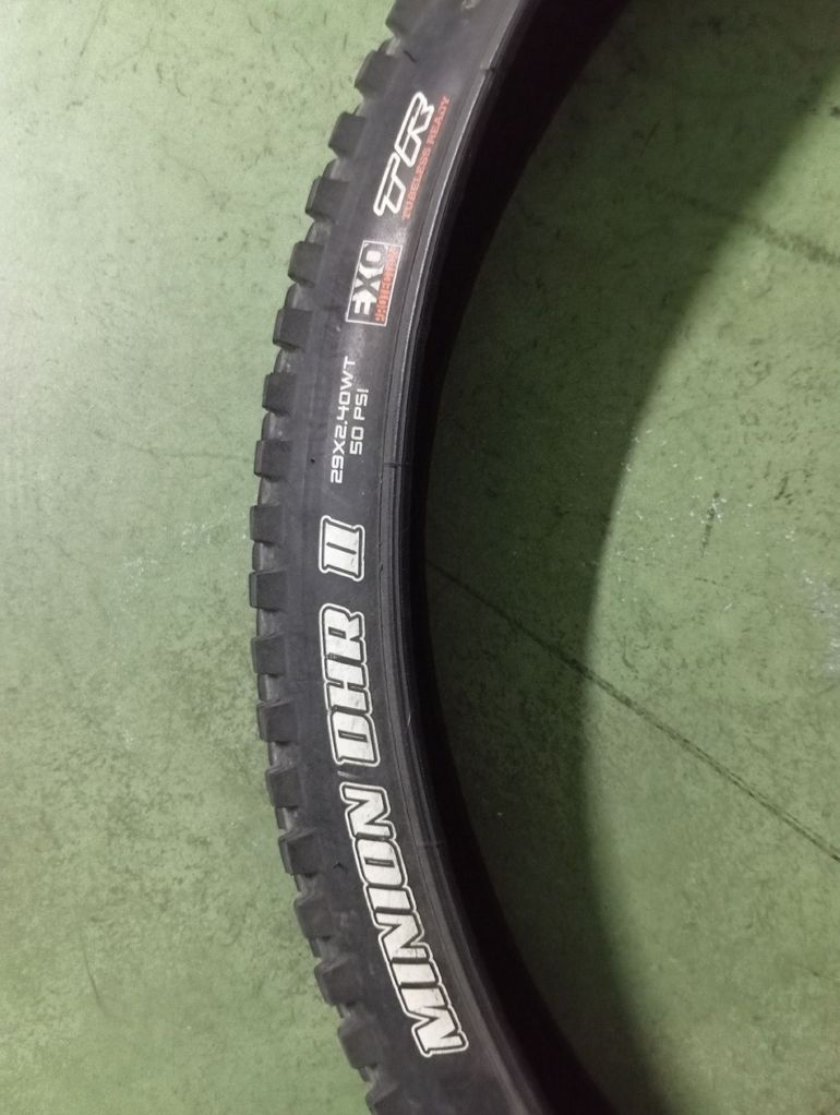 Used Maxxis Minion DHR II bike — image 1 of 3